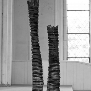 KONSTRUKT II + III, Robinie, patiniert, H 175 + 224 cm, 2012